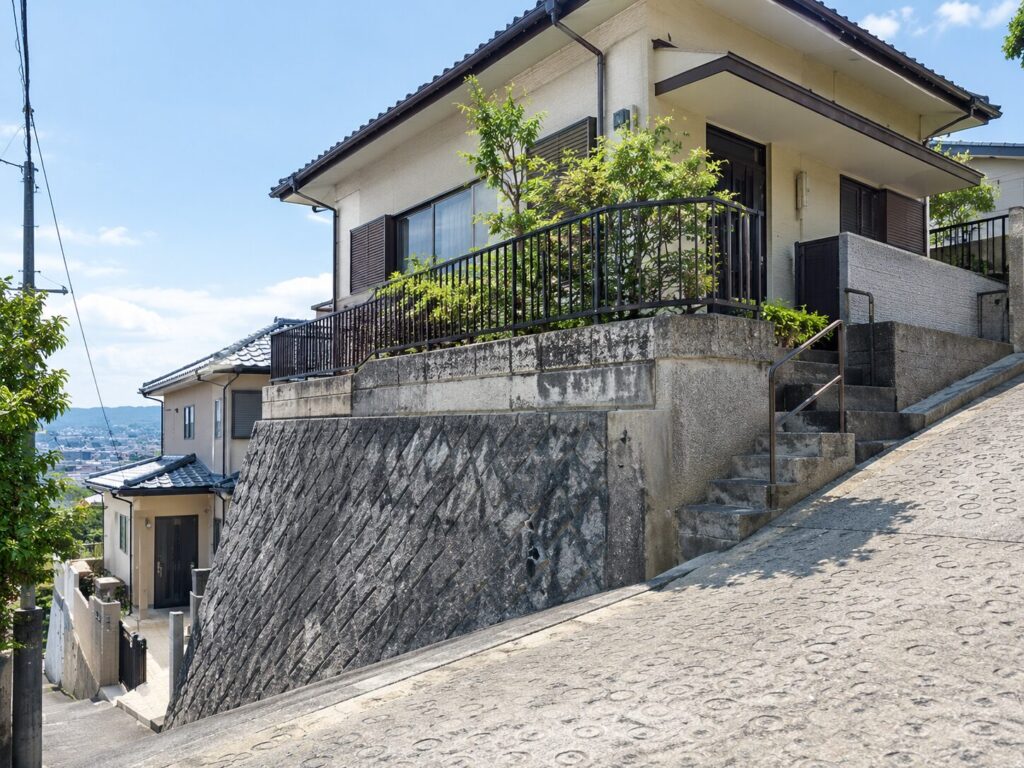 傾斜地・段差のある敷地