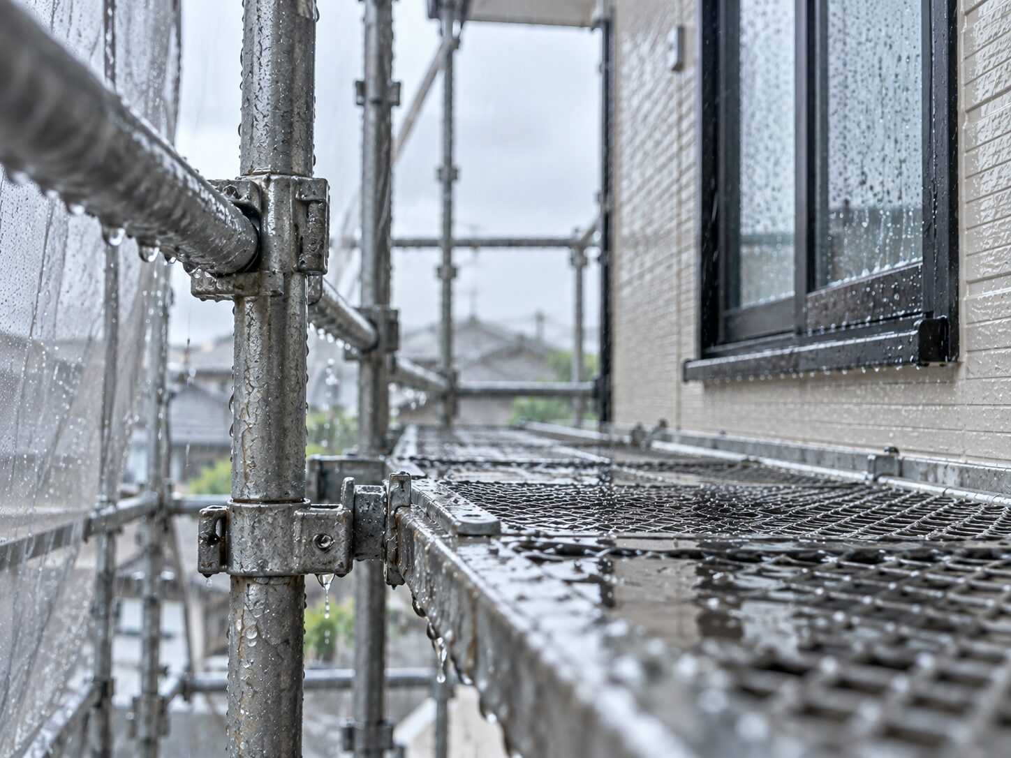 梅雨の足場